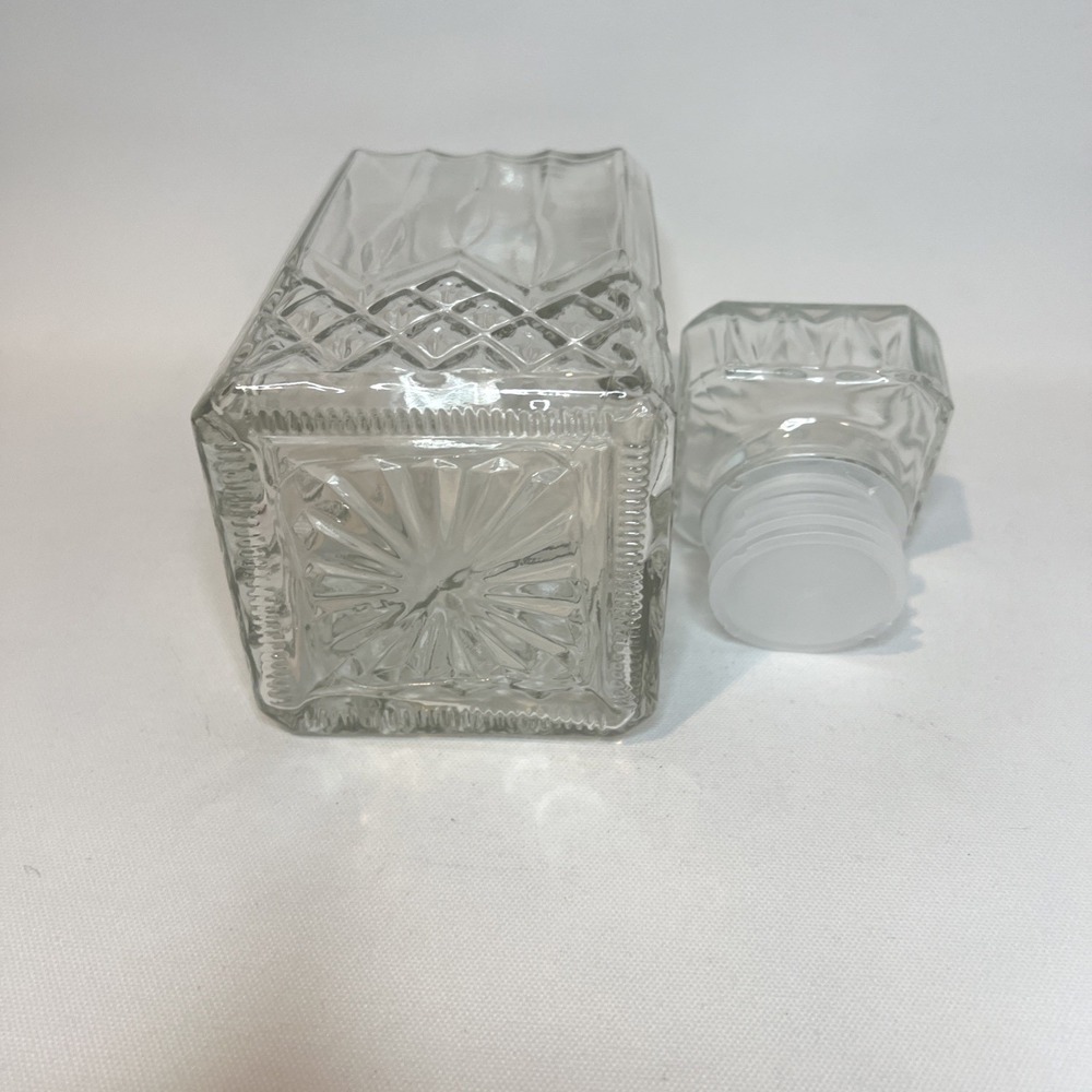 Square Glass Liquor Decanter w/ Stopper Cut Diamond Pattern Whiskey Barware 9.5" - Picture 3 of 5